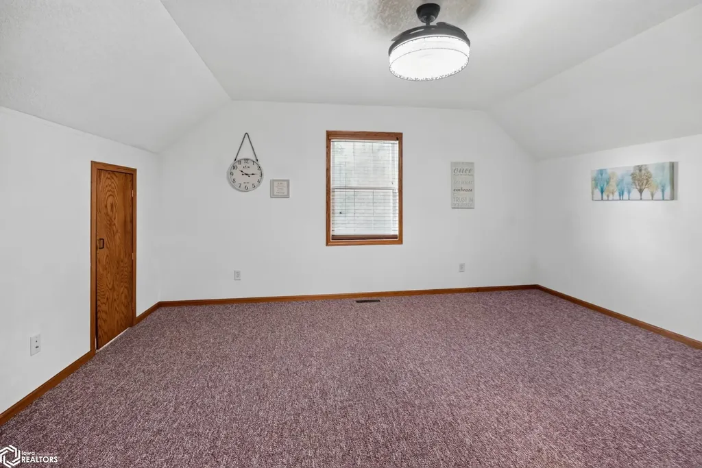 2178 C Avenue Garwin IA 50632