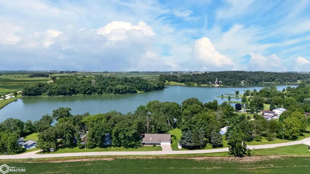 2178 C Avenue Garwin IA 50632