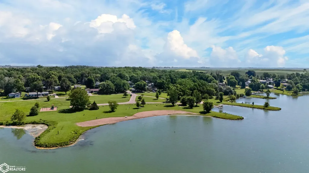 2178 C Avenue Garwin IA 50632