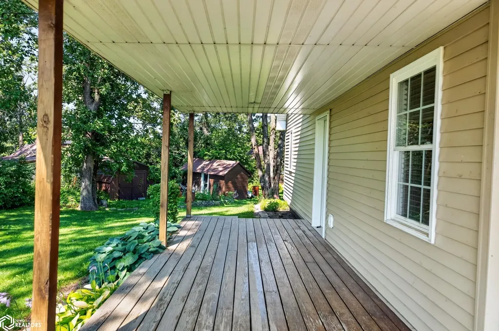 2178 C Avenue Garwin IA 50632