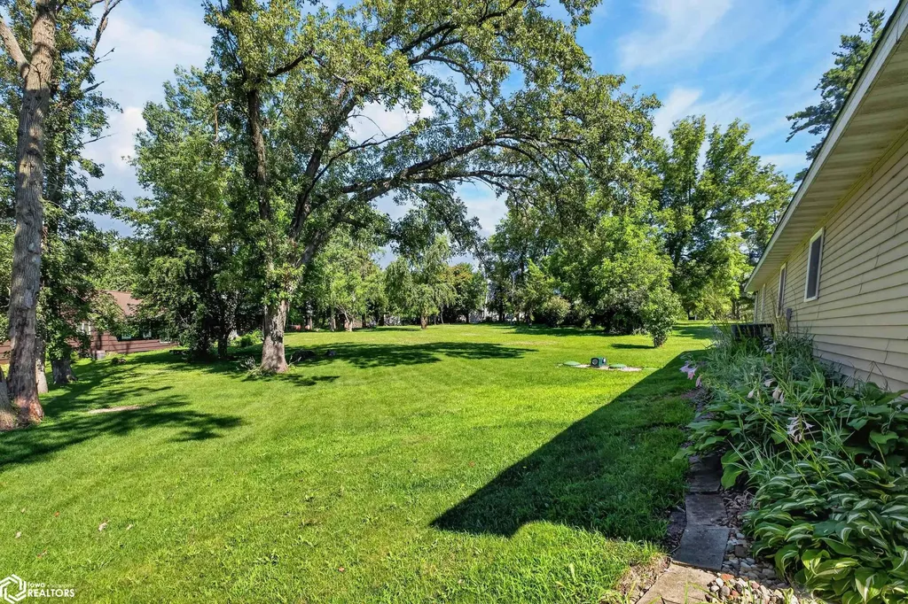 2178 C Avenue Garwin IA 50632