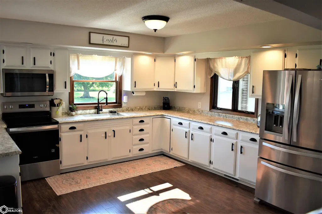 22174 Highway D41 Eldora IA 50627