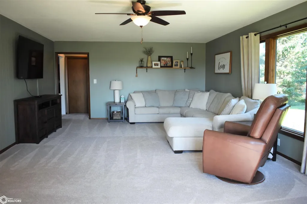 22174 Highway D41 Eldora IA 50627