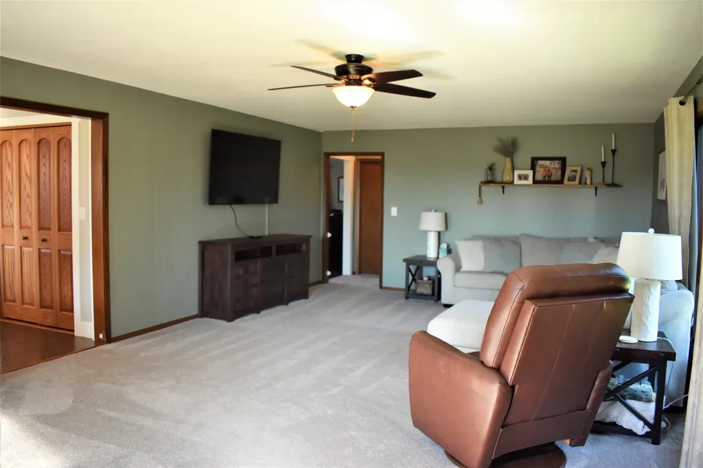 22174 Highway D41 Eldora IA 50627