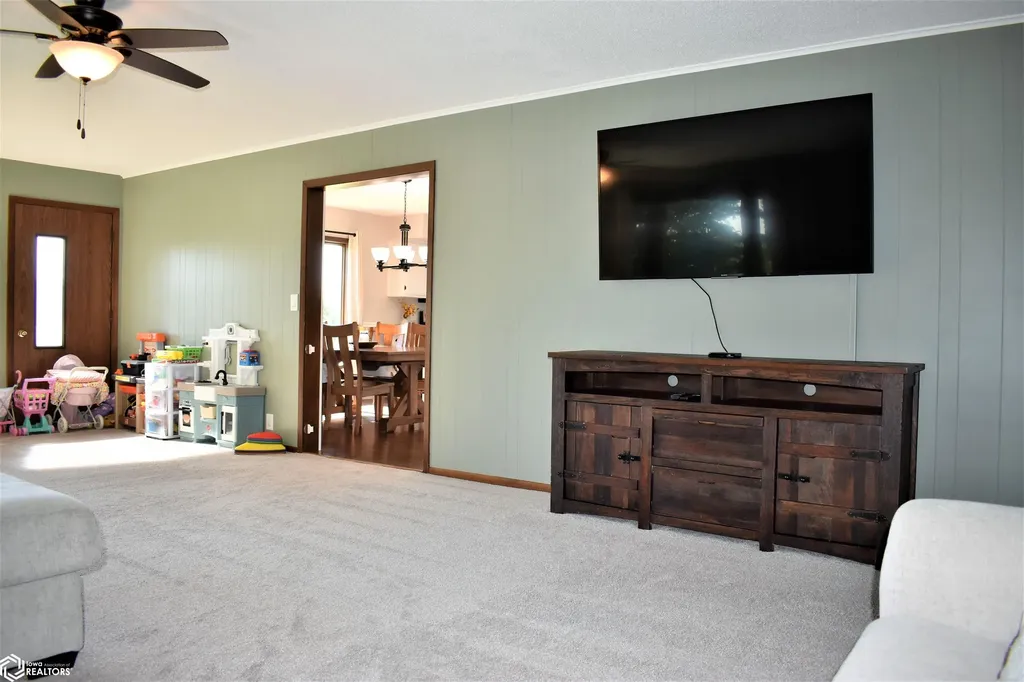 22174 Highway D41 Eldora IA 50627