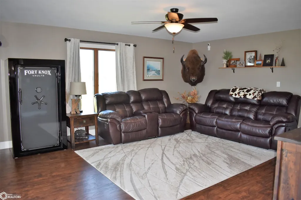 22174 Highway D41 Eldora IA 50627