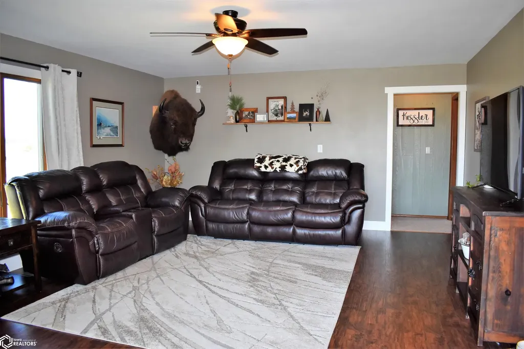 22174 Highway D41 Eldora IA 50627