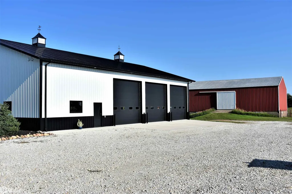 22174 Highway D41 Eldora IA 50627