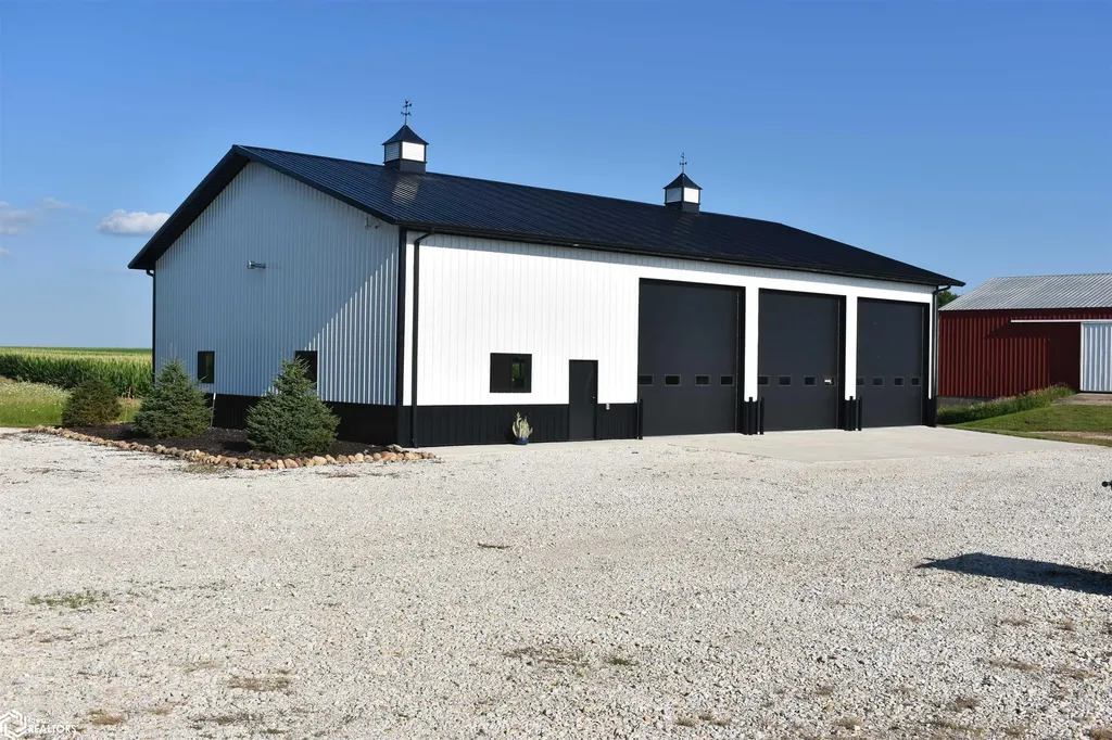 22174 Highway D41 Eldora IA 50627