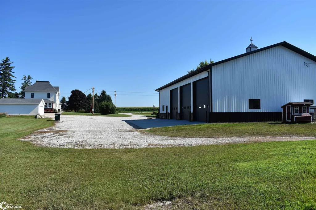 22174 Highway D41 Eldora IA 50627