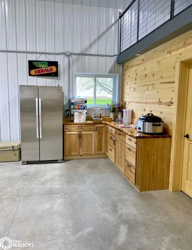 22174 Highway D41 Eldora IA 50627