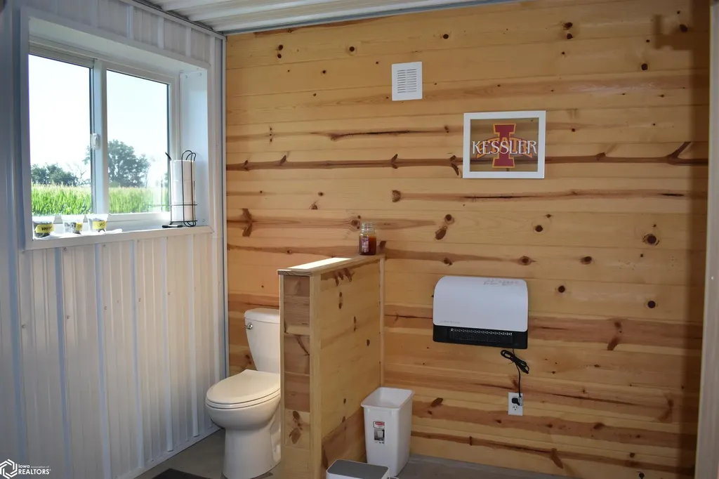 22174 Highway D41 Eldora IA 50627