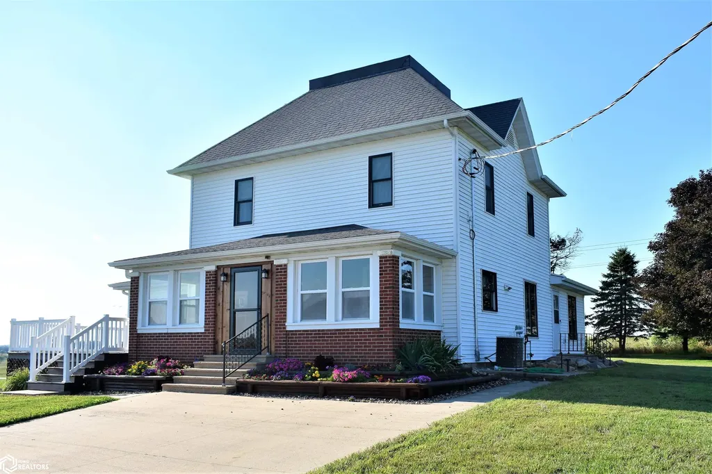 22174 Highway D41 Eldora IA 50627