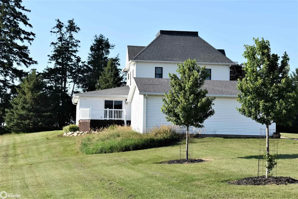 22174 Highway D41 Eldora IA 50627