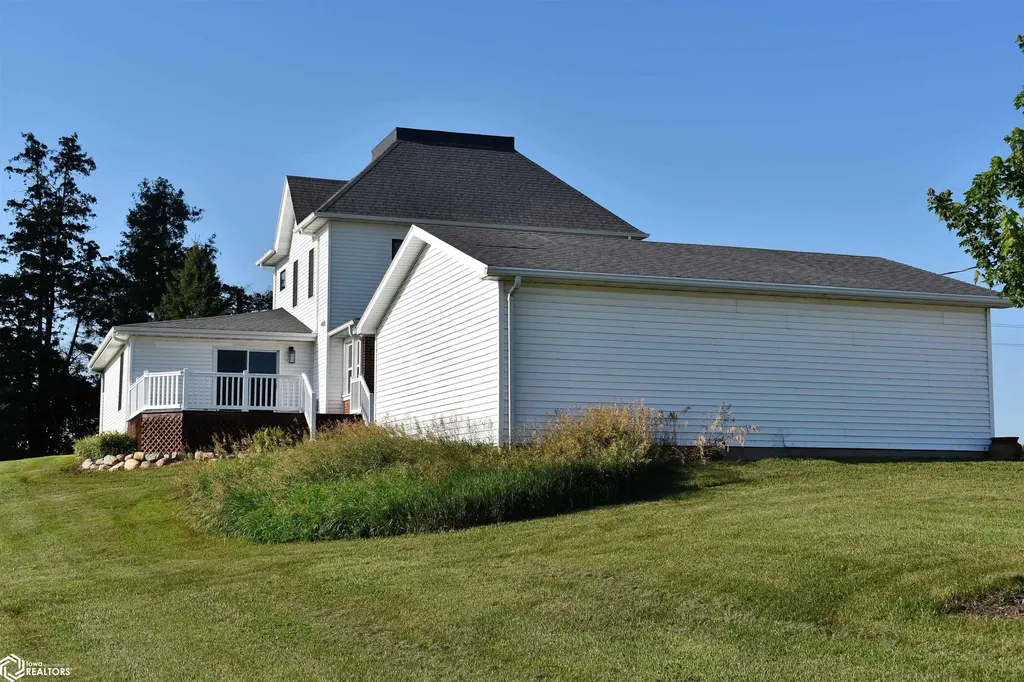 22174 Highway D41 Eldora IA 50627