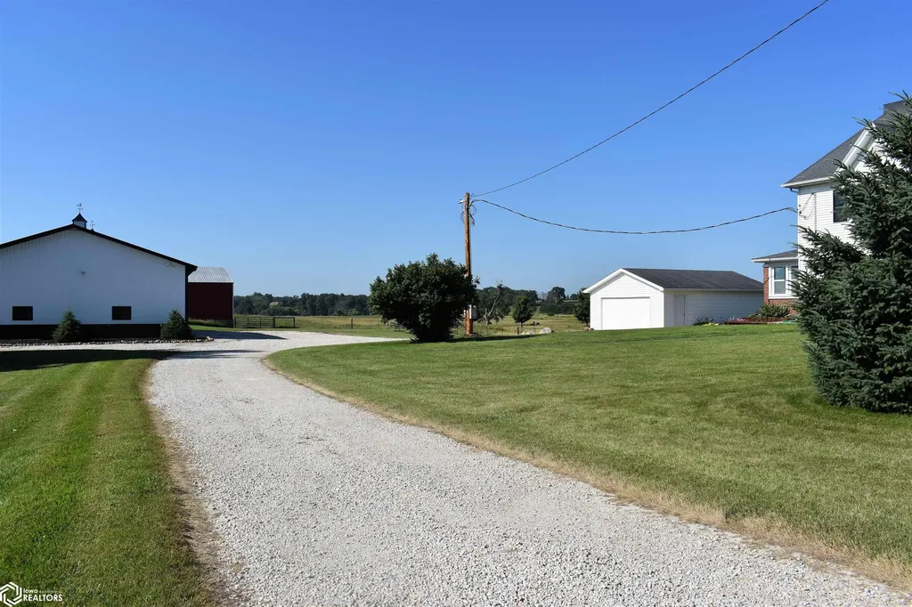 22174 Highway D41 Eldora IA 50627