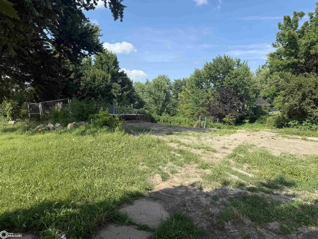 105 W Division Street Richland IA 52585