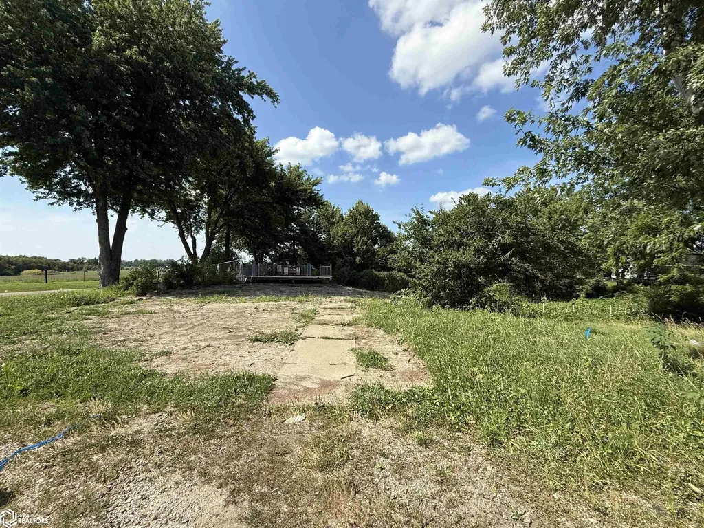 105 W Division Street Richland IA 52585