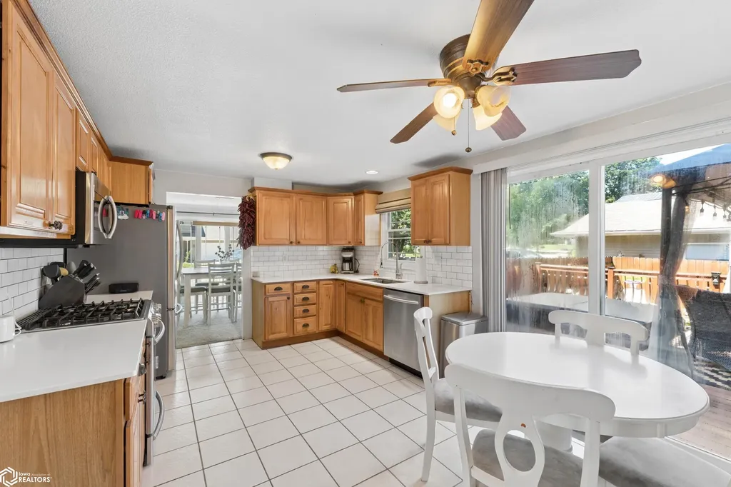 658 S Illinois Avenue Mason City IA 50401