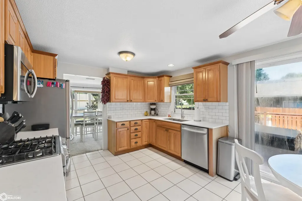 658 S Illinois Avenue Mason City IA 50401