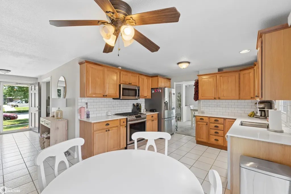 658 S Illinois Avenue Mason City IA 50401