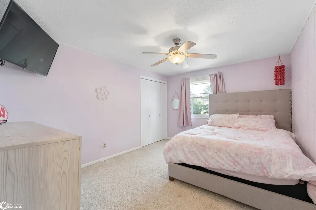 658 S Illinois Avenue Mason City IA 50401
