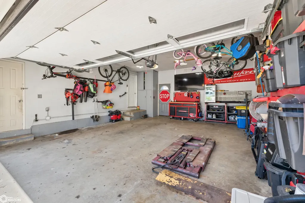 658 S Illinois Avenue Mason City IA 50401