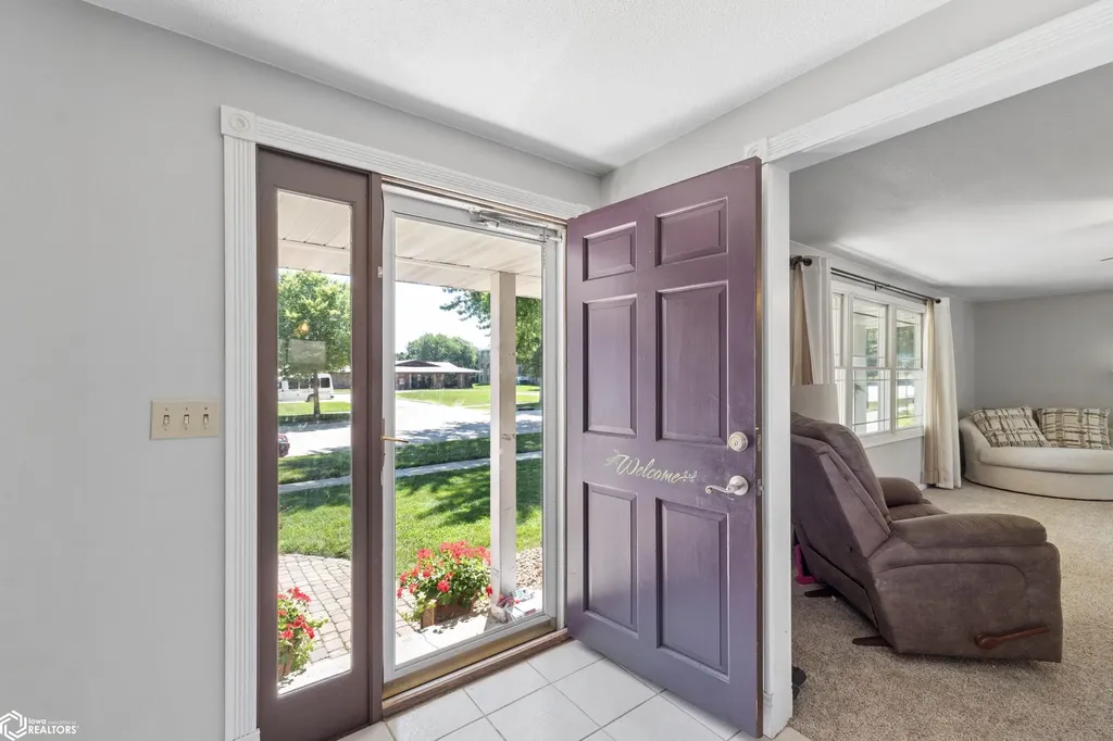 658 S Illinois Avenue Mason City IA 50401