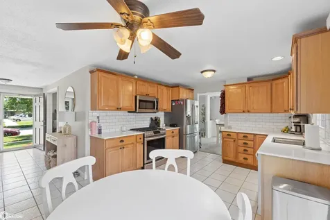 658 S Illinois Avenue Mason City IA 50401