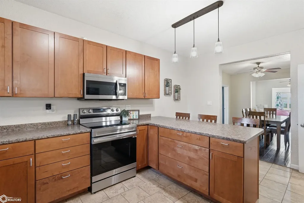 205 W Jefferson Street Montezuma IA 50171