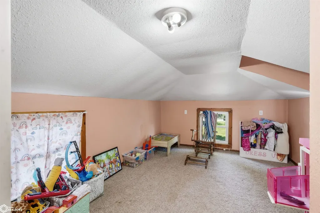 205 W Jefferson Street Montezuma IA 50171