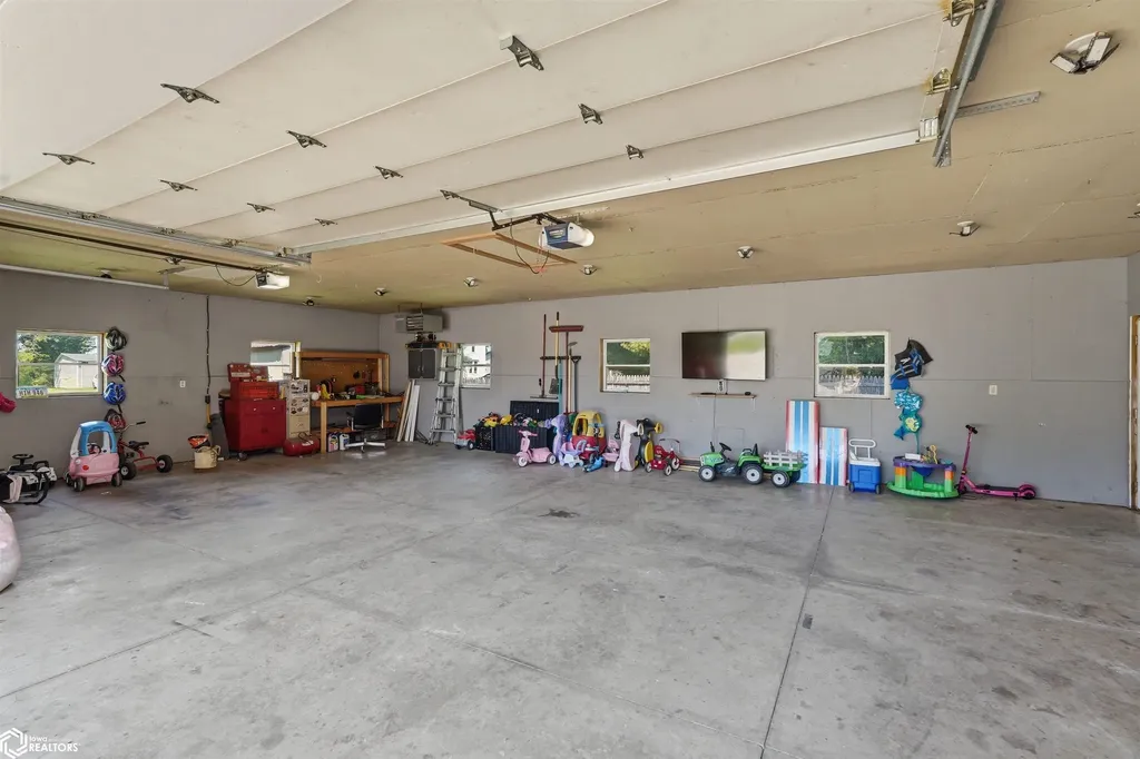 205 W Jefferson Street Montezuma IA 50171