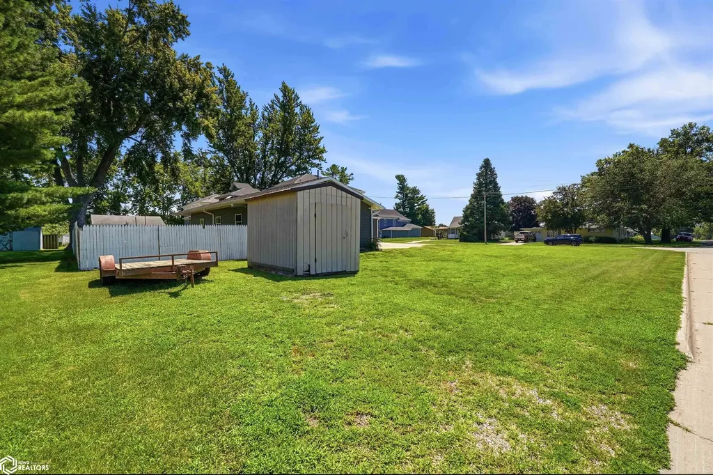 205 W Jefferson Street Montezuma IA 50171