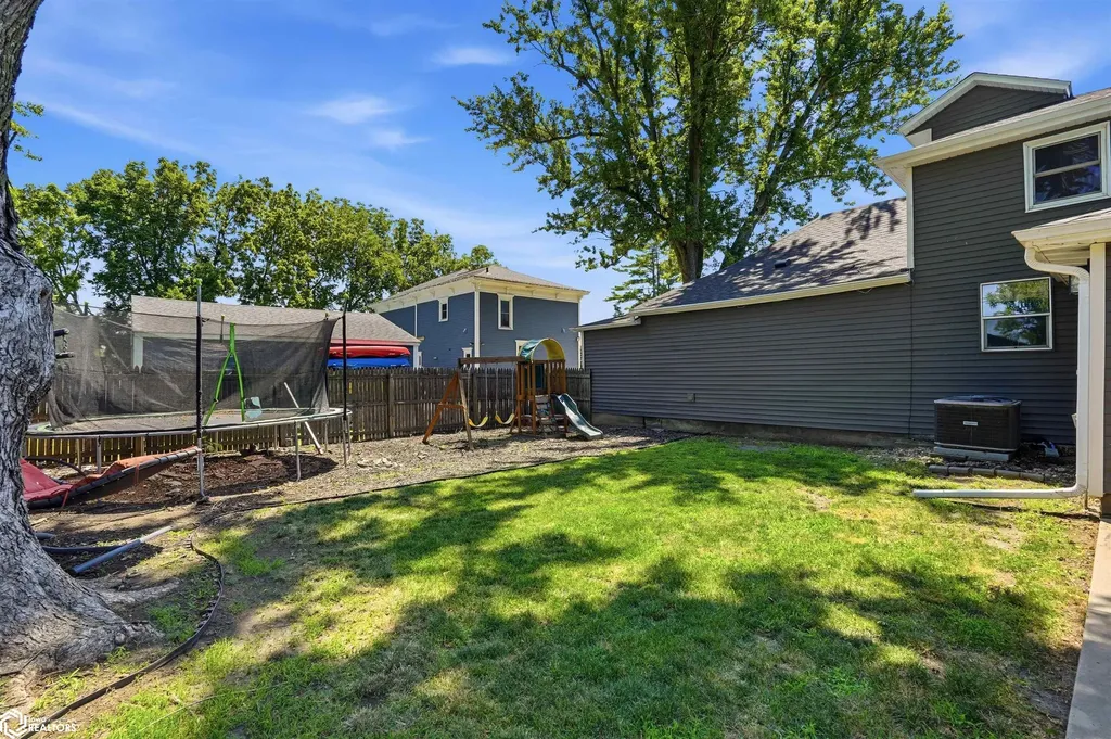 205 W Jefferson Street Montezuma IA 50171
