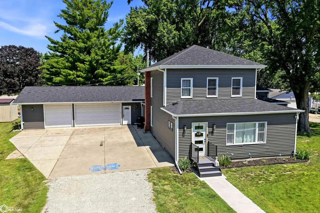 205 W Jefferson Street Montezuma IA 50171
