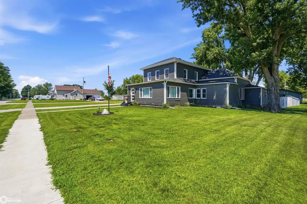 205 W Jefferson Street Montezuma IA 50171
