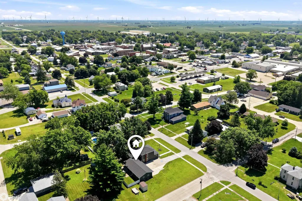 205 W Jefferson Street Montezuma IA 50171