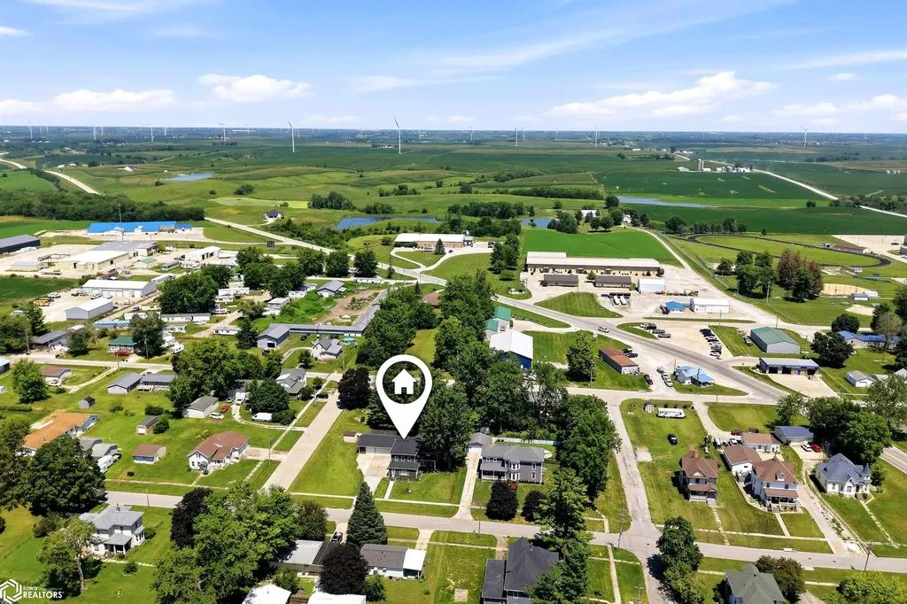 205 W Jefferson Street Montezuma IA 50171