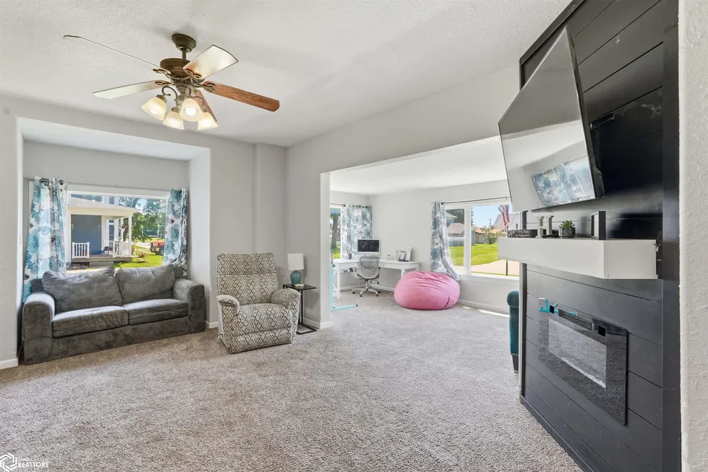205 W Jefferson Street Montezuma IA 50171