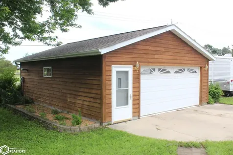 109 Oakridge Drive Forest City IA 50436