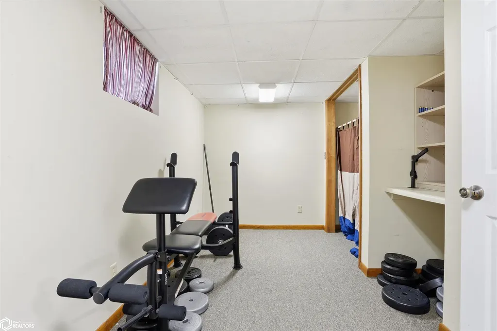 305 S Cottonwood Street New London IA 52645