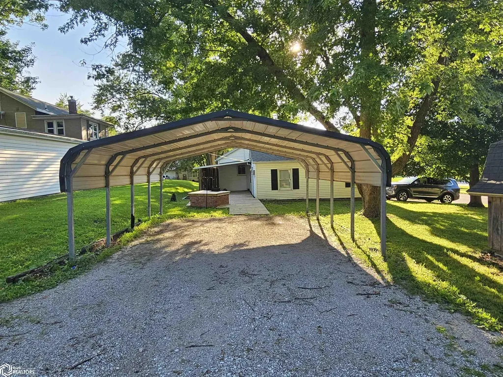314 N Pine New London IA 52645