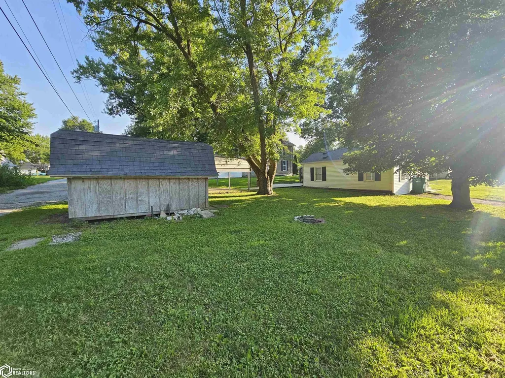 314 N Pine New London IA 52645