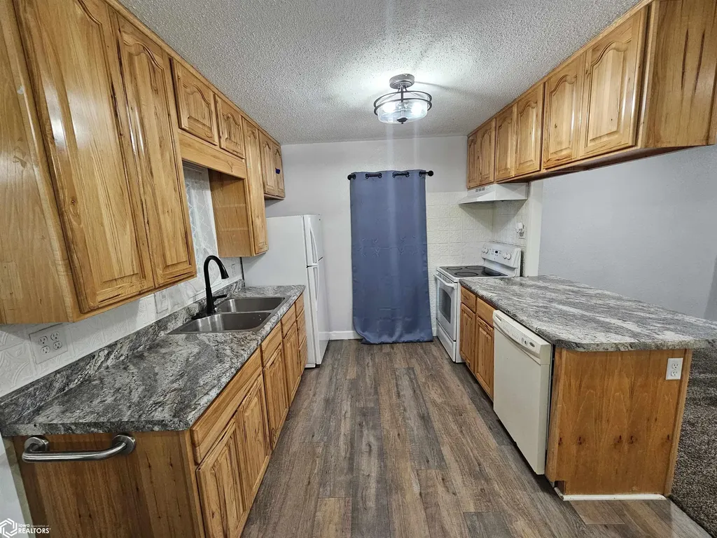 314 N Pine New London IA 52641