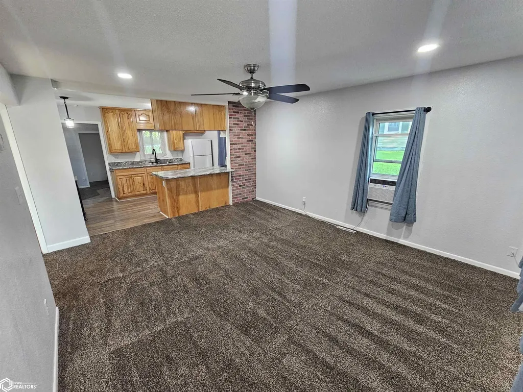 314 N Pine New London IA 52641