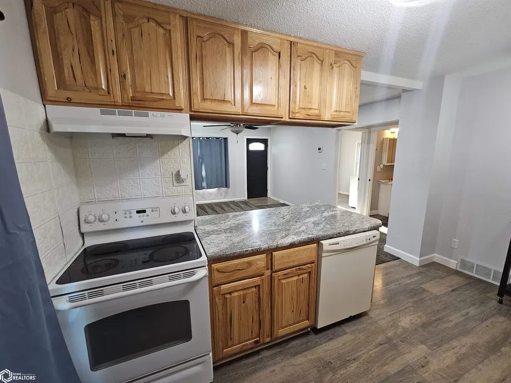 314 N Pine New London IA 52641