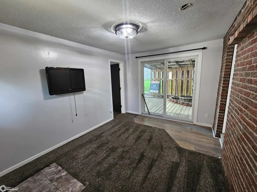 314 N Pine New London IA 52641