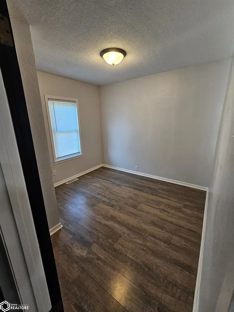 314 N Pine New London IA 52645