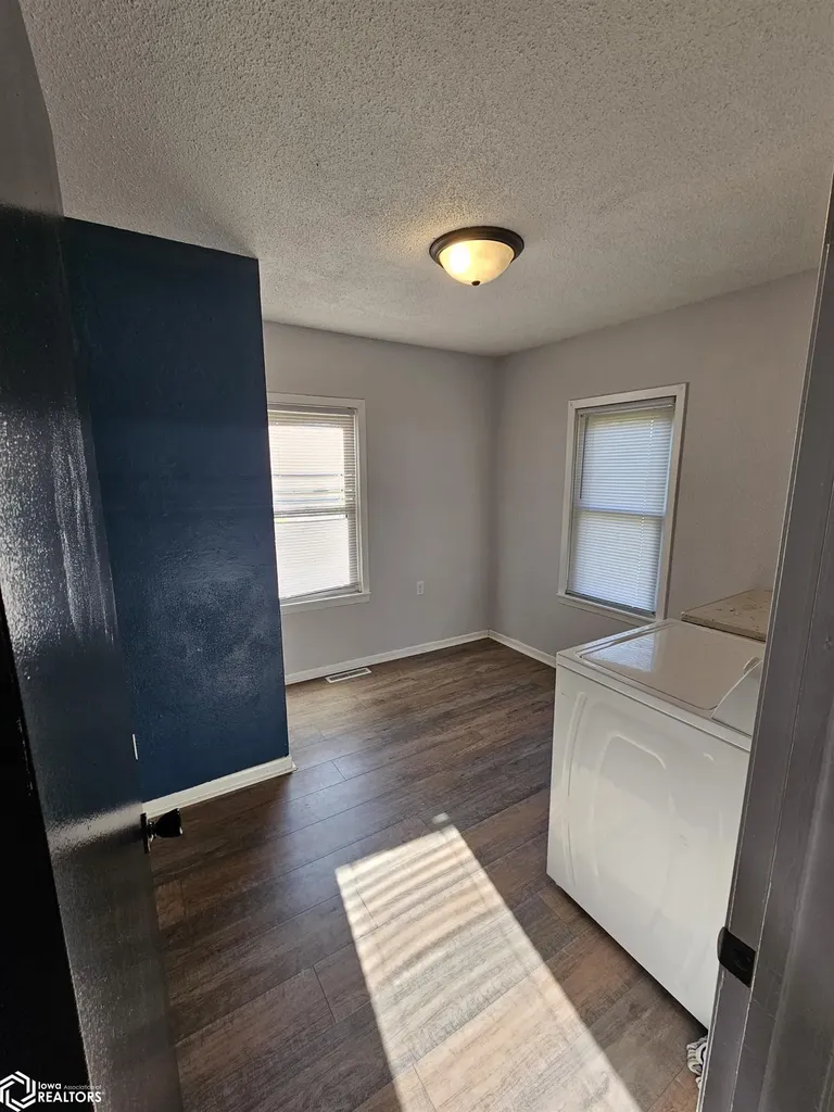 314 N Pine New London IA 52645