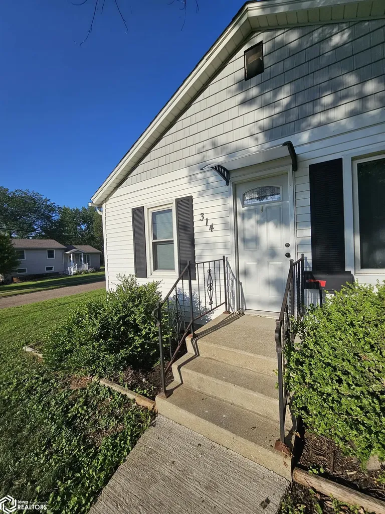 314 N Pine New London IA 52645